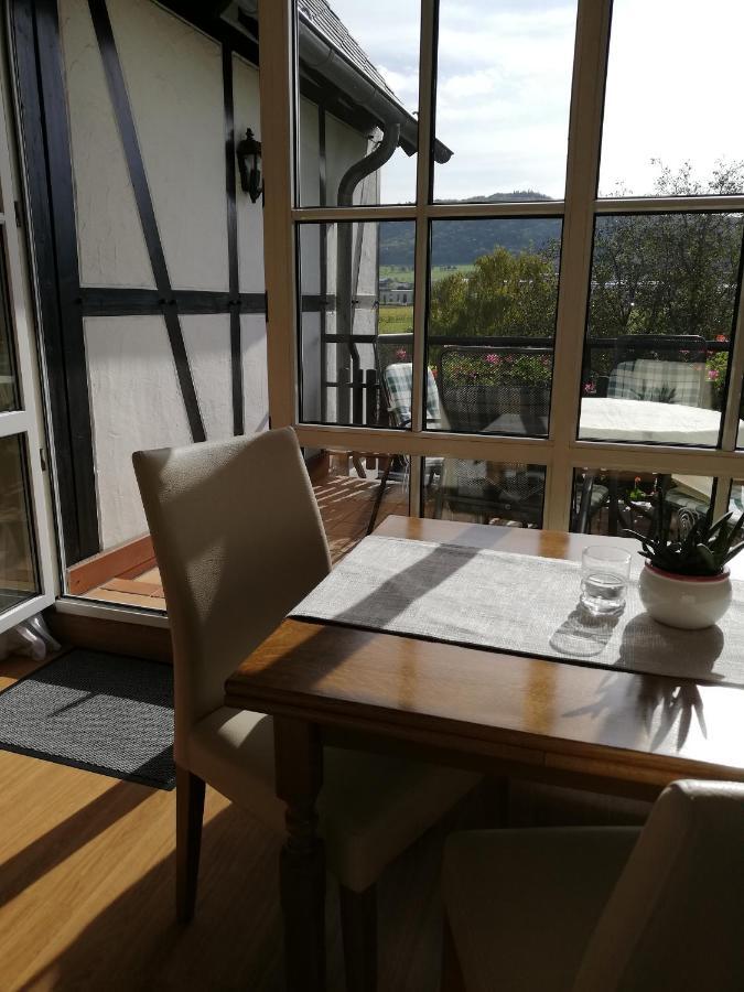 Ferienwohnungen Zum Niederberg Лизер Екстериор снимка
